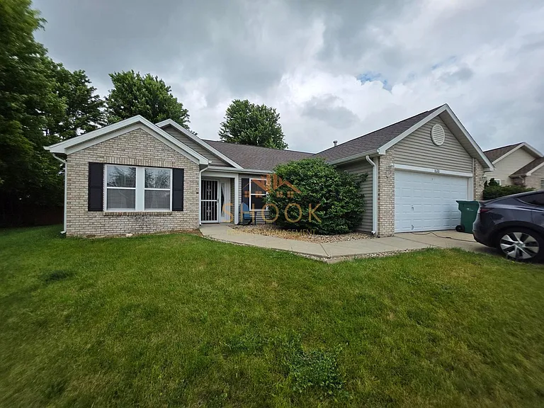 1620 Lionheart Ln — Photo 1