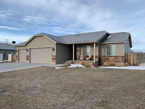 2nd image of 2761 Sagebrush St