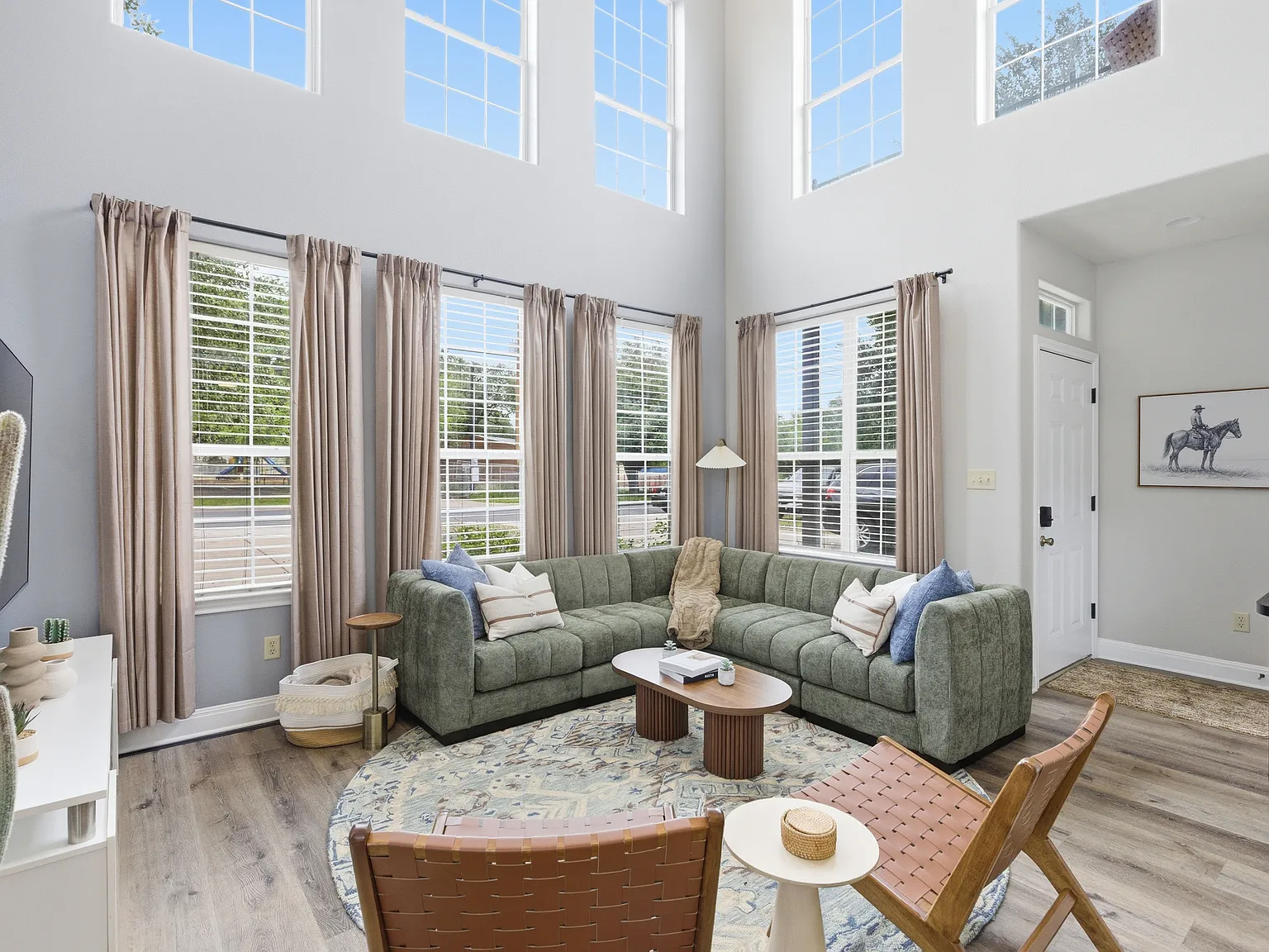 4 bed, 2.5 bath, 1750 sqft, $3,600 — Photo 1