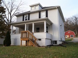 320 8th Ave, Baraboo, WI 53913