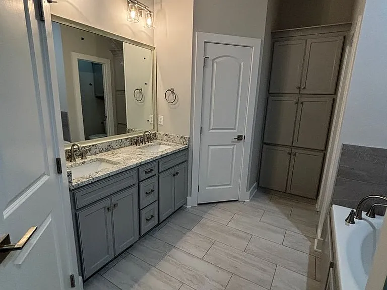 520 Half Moon Ct — Photo 13