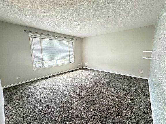 2nd image of 298 SW Mountain St