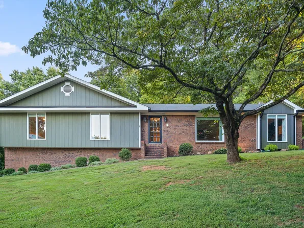 1744 Colonial Shores Dr, Hixson, TN 37343