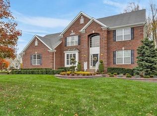 19 Tall Oaks Dr, Monroe Township, NJ 08831