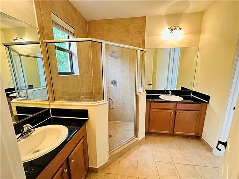 3512 SW 93rd Ave #3512 — Photo 4