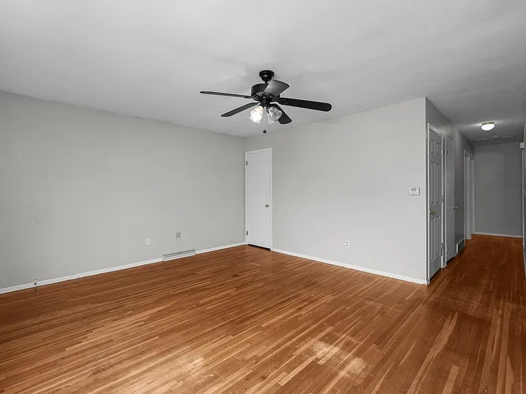 1815 Cody St — Photo 5
