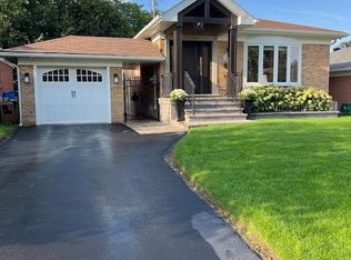 18 Burwood Rd, Toronto, ON M9B 2W5