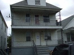 2306 Danforth St, Hamtramck, MI 48212