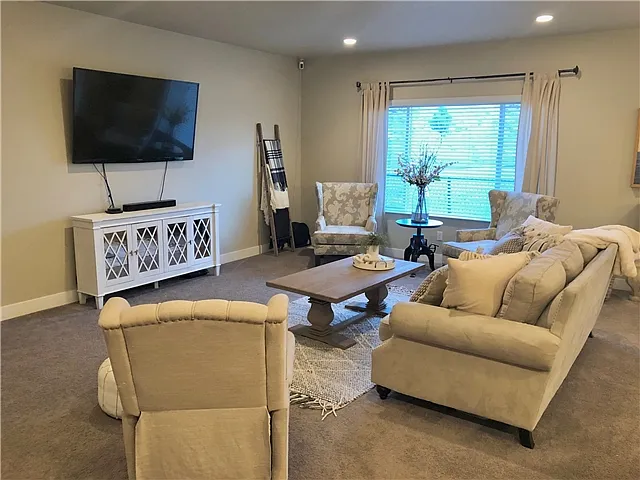 595 W Koins Way — Photo 4