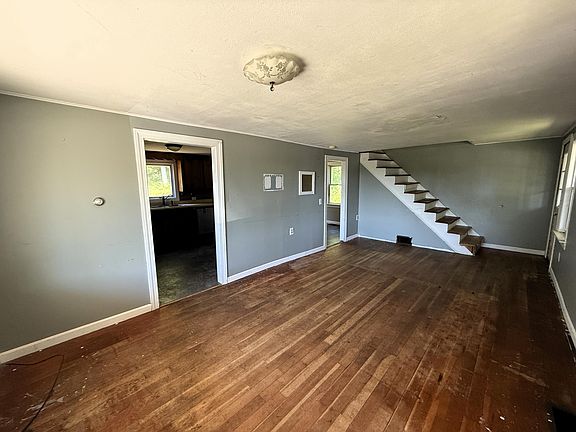 5th image of 740 Spruce Head Road