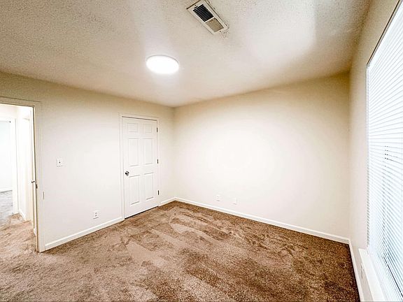 5th image of 470 Martha Ln #C