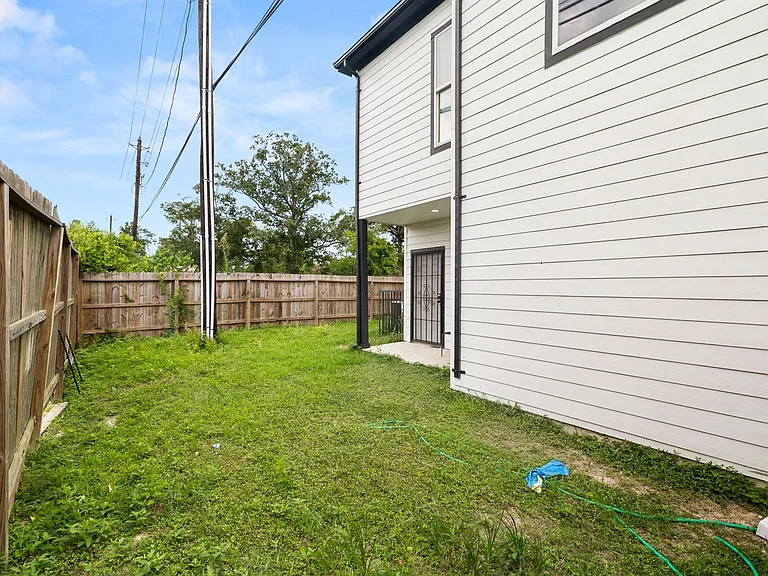 8534 Woodlyn Rd — Photo 4