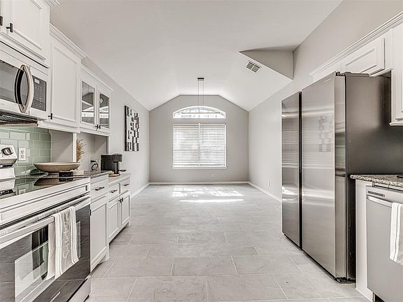 2nd image of 12608 Meadows Dr