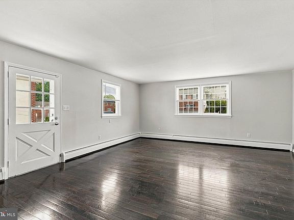 4th image of 604 Gary Ln
