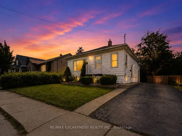 22 David Ave, Hamilton, ON L9A 3V1