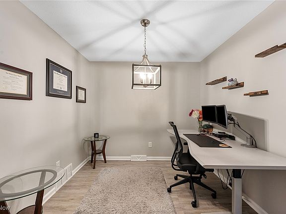 5th image of 2121 Apple Dr