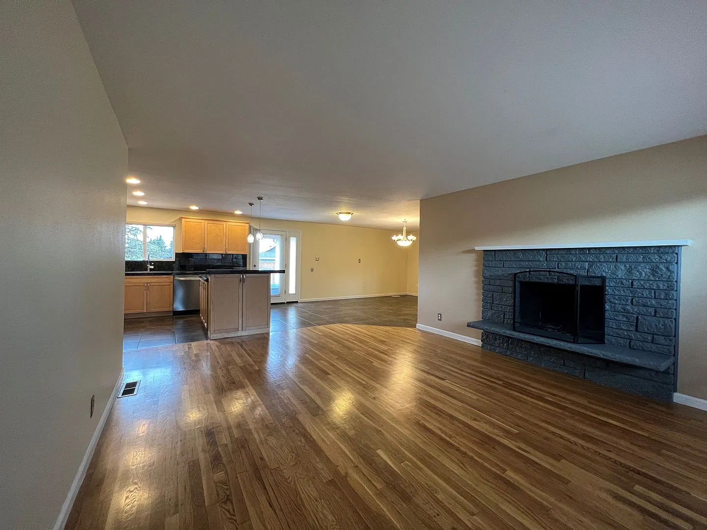 Well maintained 4 BD 1.75 BA Home with Genuine Hardwood Floors & Private Fully Fenced Backyard — Photo 3