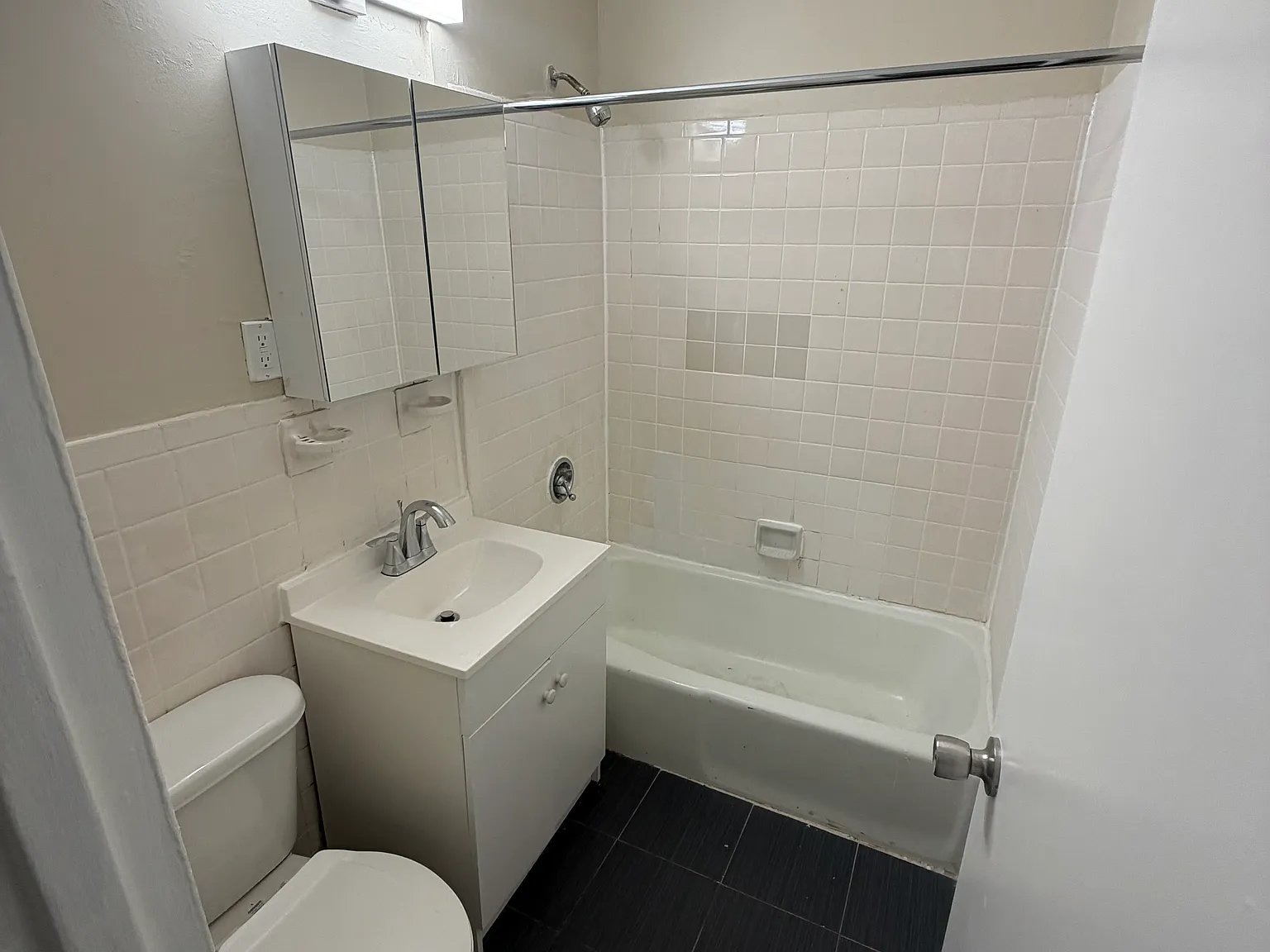 4138 Carpenter Avenue — Photo 4