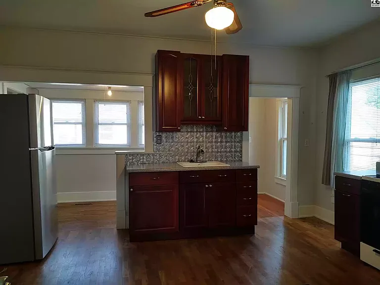 310 W Marlin St — Photo 4