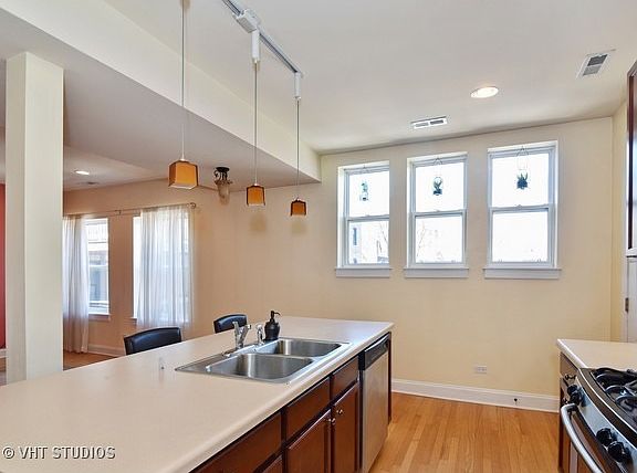 5th image of 6817 N Lakewood Ave APT 2E