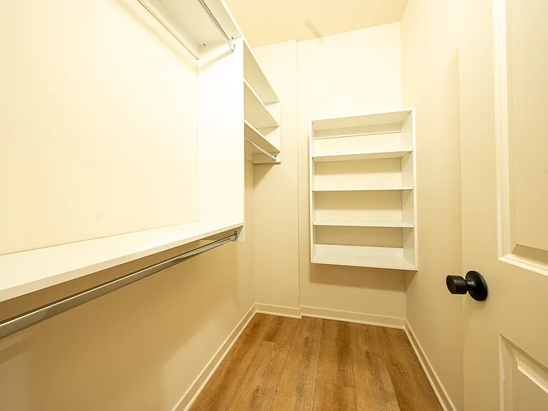 6338 W Belmont Ave #202 — Photo 11