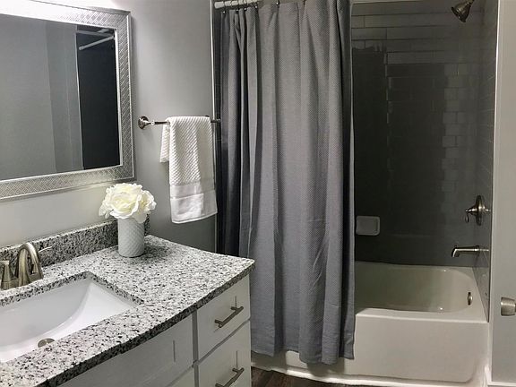 5th image of 1015 Dogwood Dr