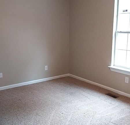 4th image of 700 14th Ave NW