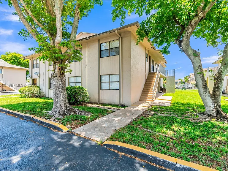 15350 SW 72nd St #24 — Photo 34