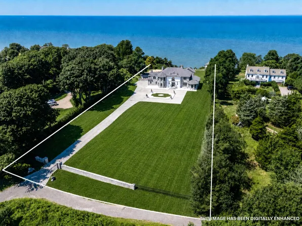 3875 Hallock Ln, Mattituck, NY 11952