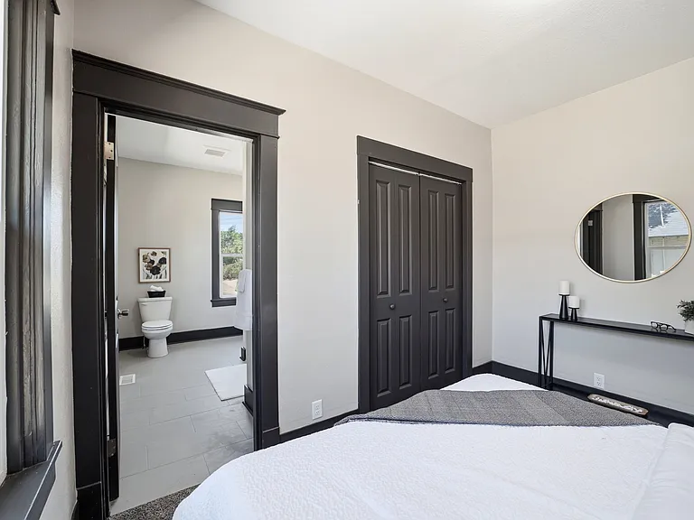 330 Jefferson St — Photo 22