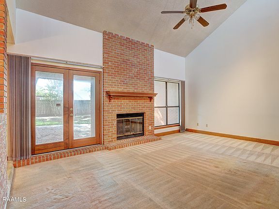 5th image of 122 Briaroak Ct