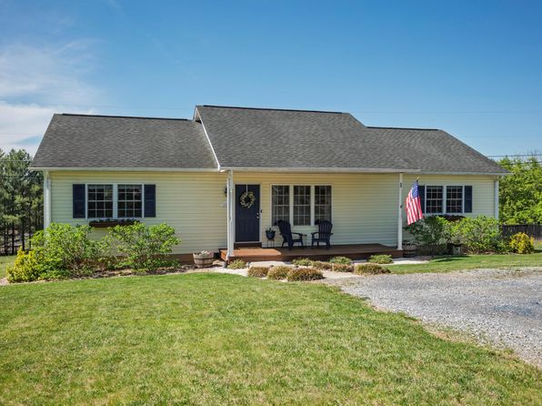 22 Southfork Ln, Lexington, VA 24450
