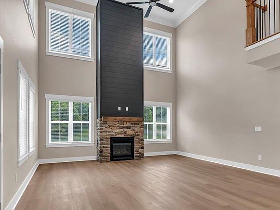4th image of 181 Circle Dr W #2