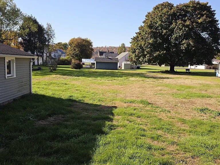 540 Park St — Photo 3