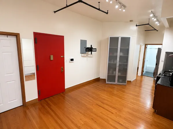 378 3rd Avenue image 1 of 10