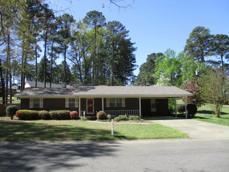 1st image of 39 Pine Dr