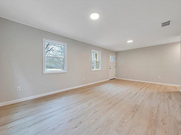 3rd image of 300 Ditto Branch Ln