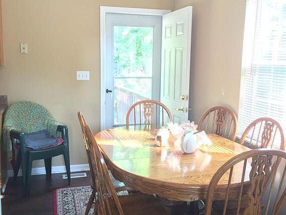 5th image of 2201 Bernhurst Dr