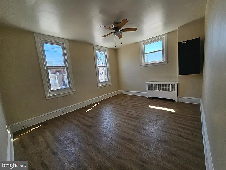 718 S 52nd St — Photo 3
