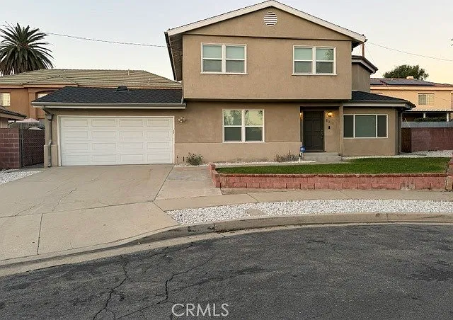 4 bed, 2042 sqft, $4,800 — Photo 1