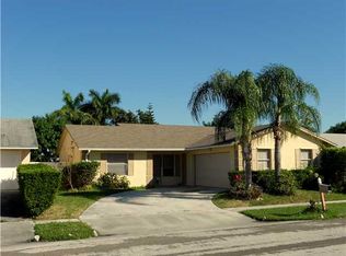 6086 Bluegrass Cir, Lake Worth, FL 33463