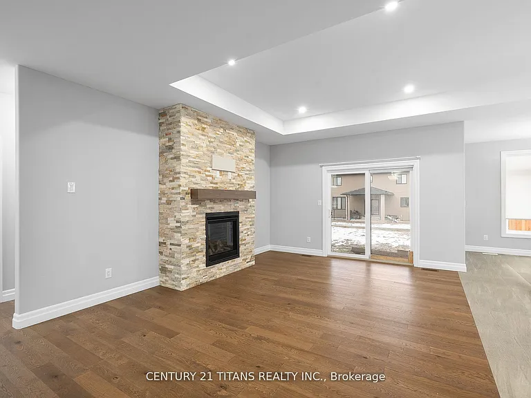 19 Tracy Dr — Photo 13