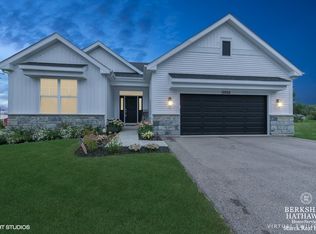 10002 Woodland Dr, Hebron, IL 60034