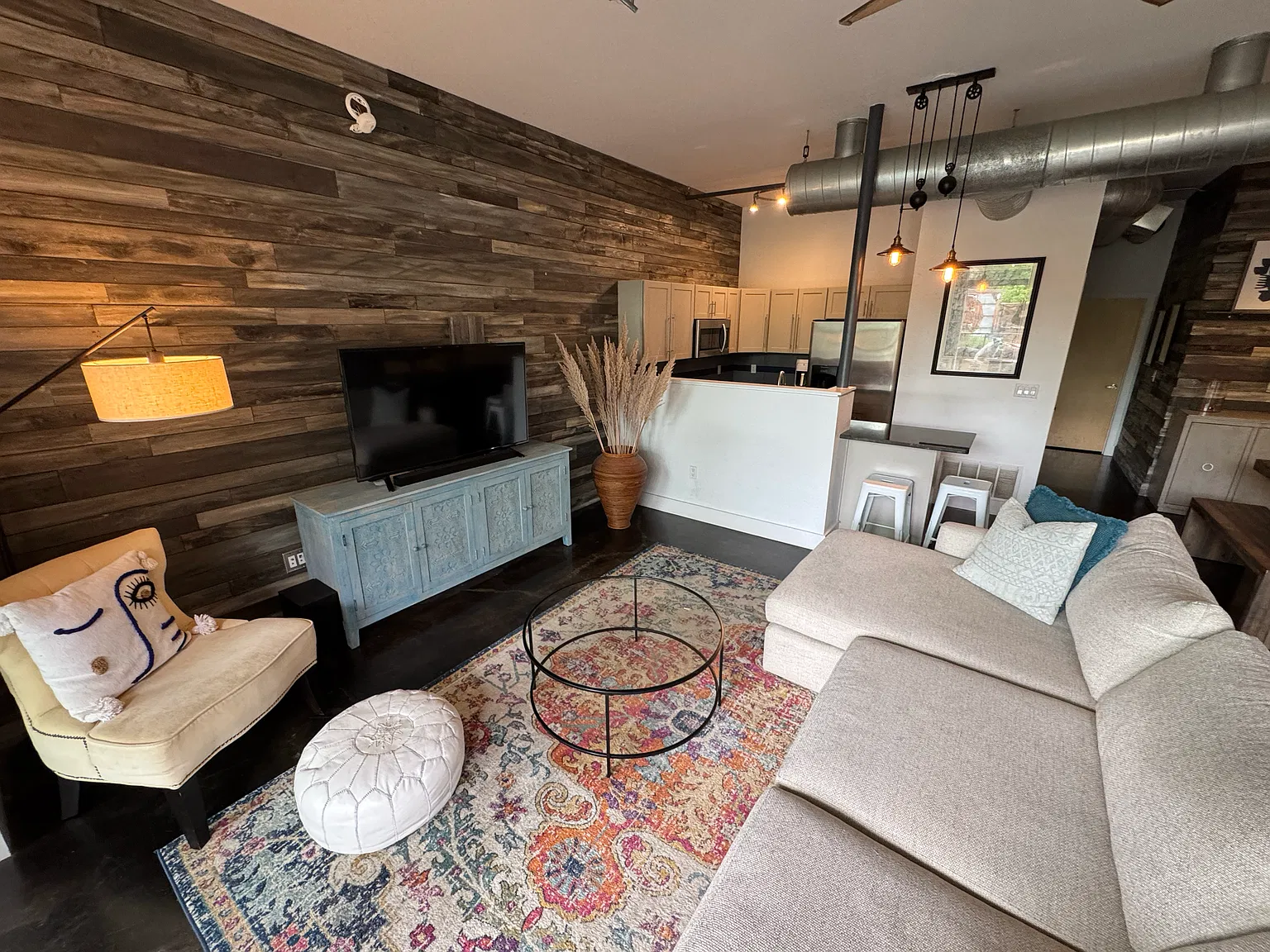 1421 Oneida St — Photo 2