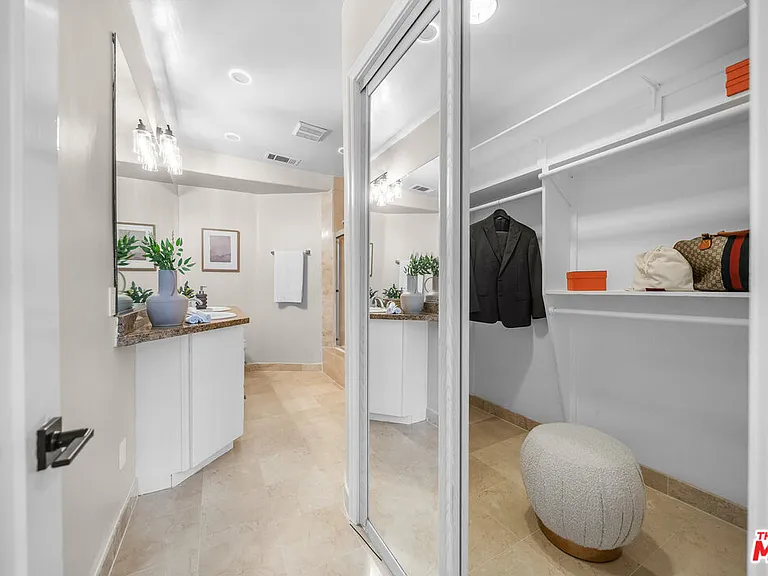 320 Westminster Ave — Photo 10