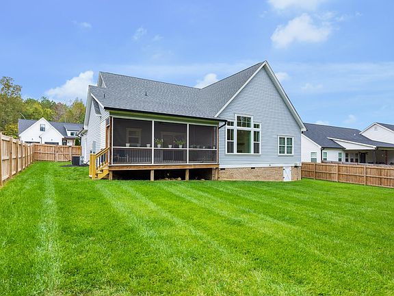 4th image of 210 Stonebridge Ln NE