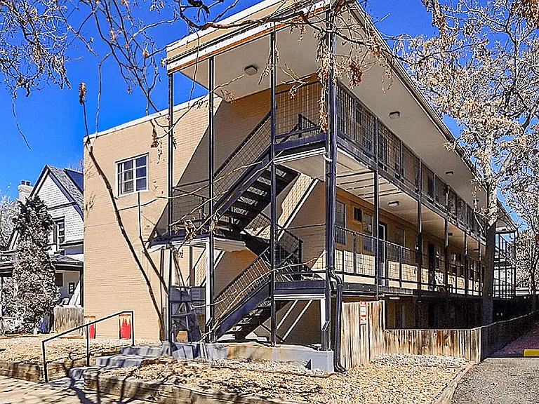140 S. Clarkson — Photo 16