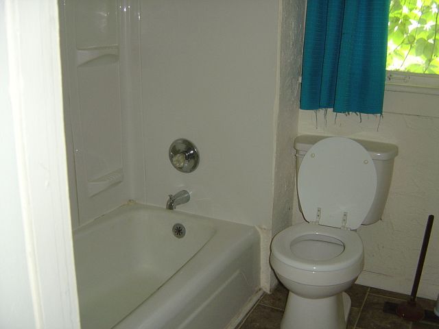 2nd image of 427 Marsh Ave