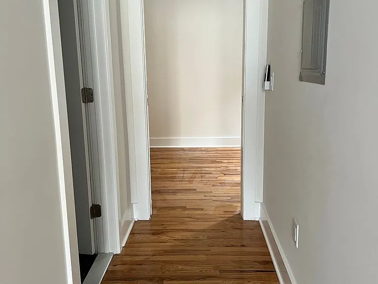 106 E Broad St — Photo 33