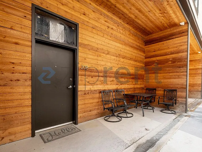 1801 2nd Ave #208 — Photo 2